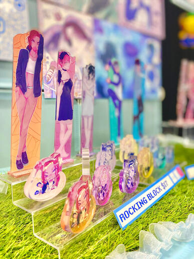 standees/rocking blocks